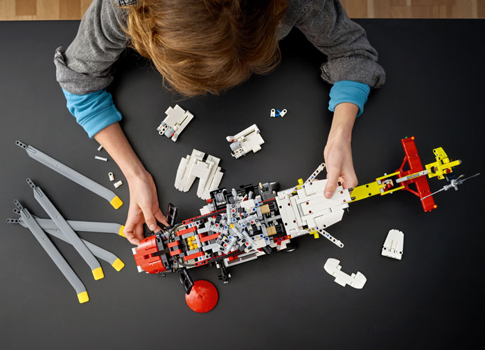 Lego technic Elicopter Airbus H175, varsta de la 11 ani la +15 ani [4]