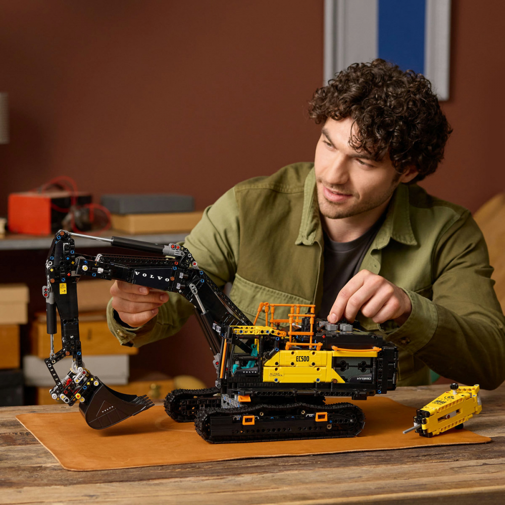  LEGO Technic Excavator Volvo EC500 Hybrid pentru copii cu varsta de 18 + ani [8]