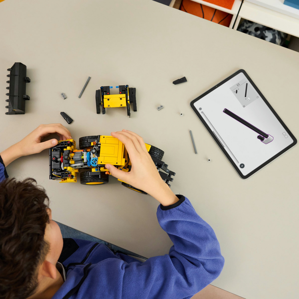  LEGO Technic Încărcător frontal Volvo L120 Electric pentru copii cu varsta de 9 + ani [4]