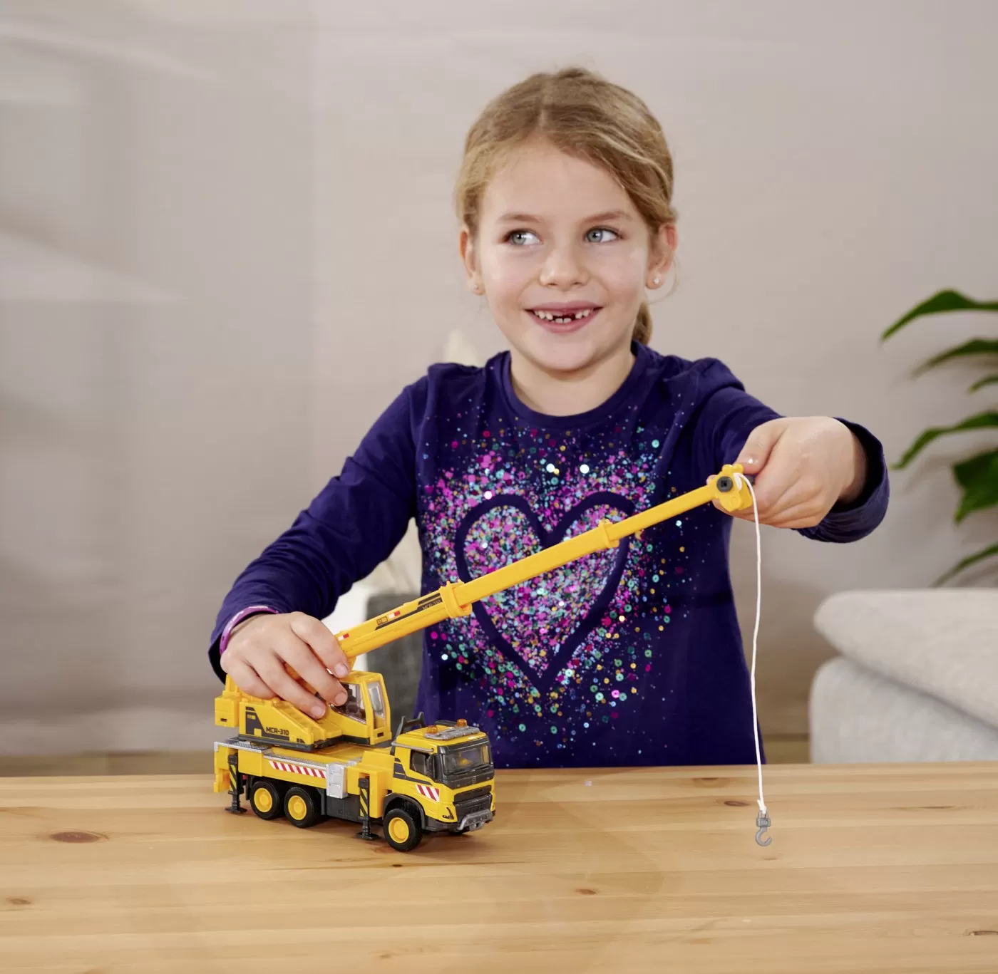 Majorette volvo camion cu macara [3]