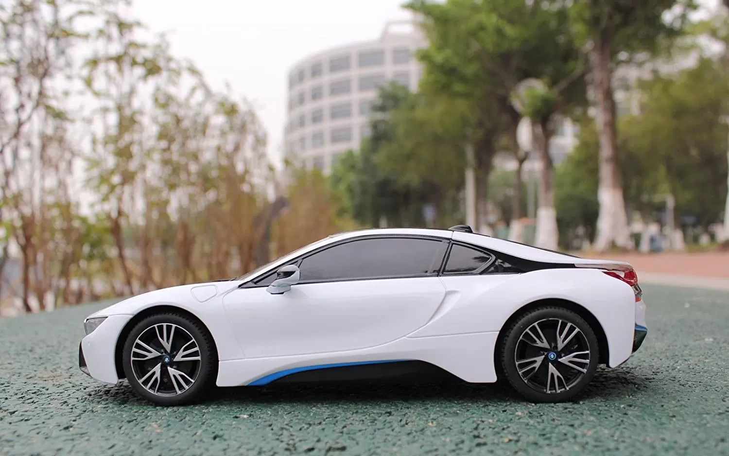 Masina cu telecomanda bmw i8 scara 1 la 18, varsta de la 3 ani la +15 ani [5]