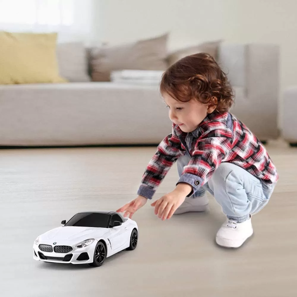 Masina cu telecomanda bmw z4 alba scara 1 la 24, varsta de la 3 ani la +15 ani [3]