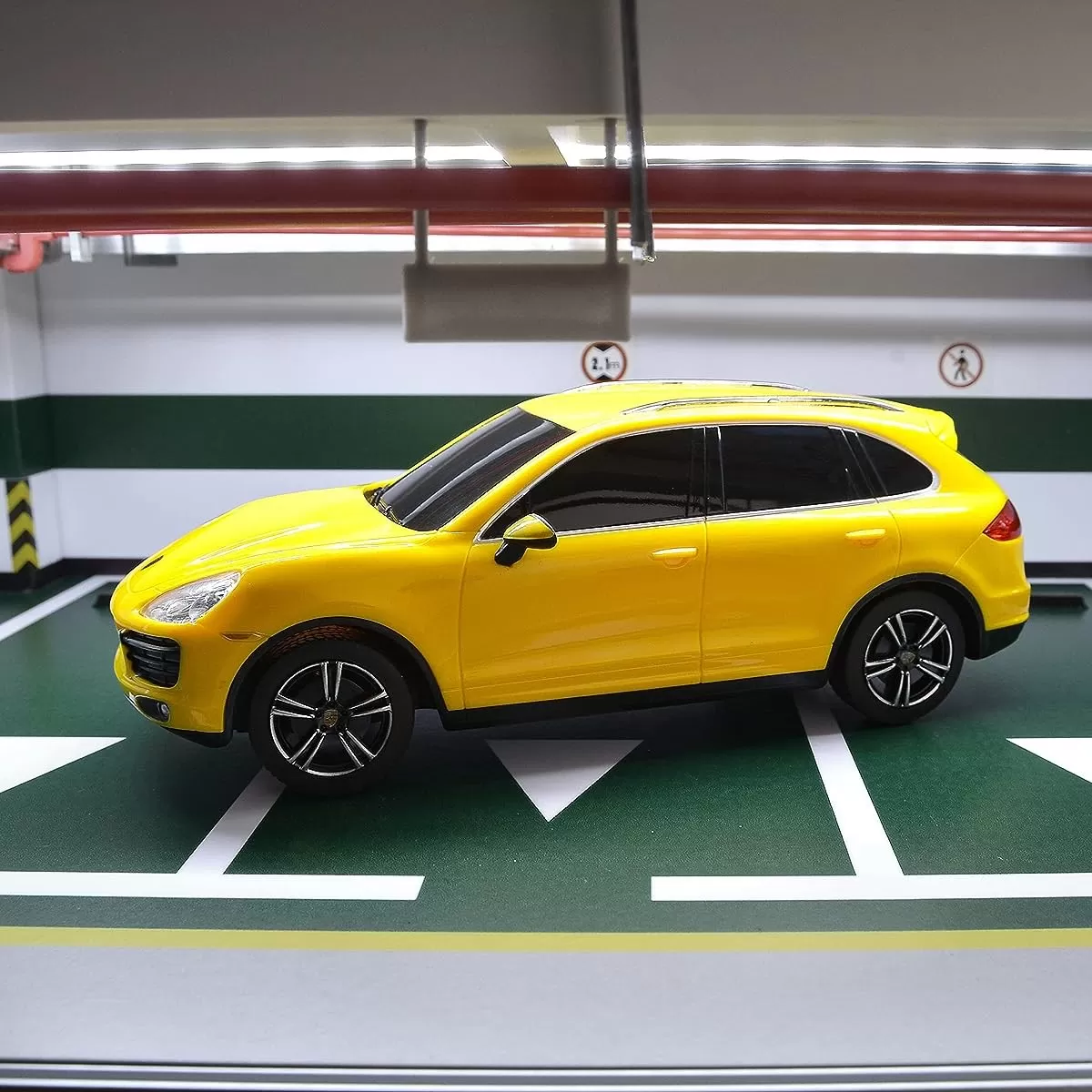 Masina cu telecomanda porsche cayenne turbo galben cu scara 1 la 24, varsta de la 3 ani la +15 ani [4]