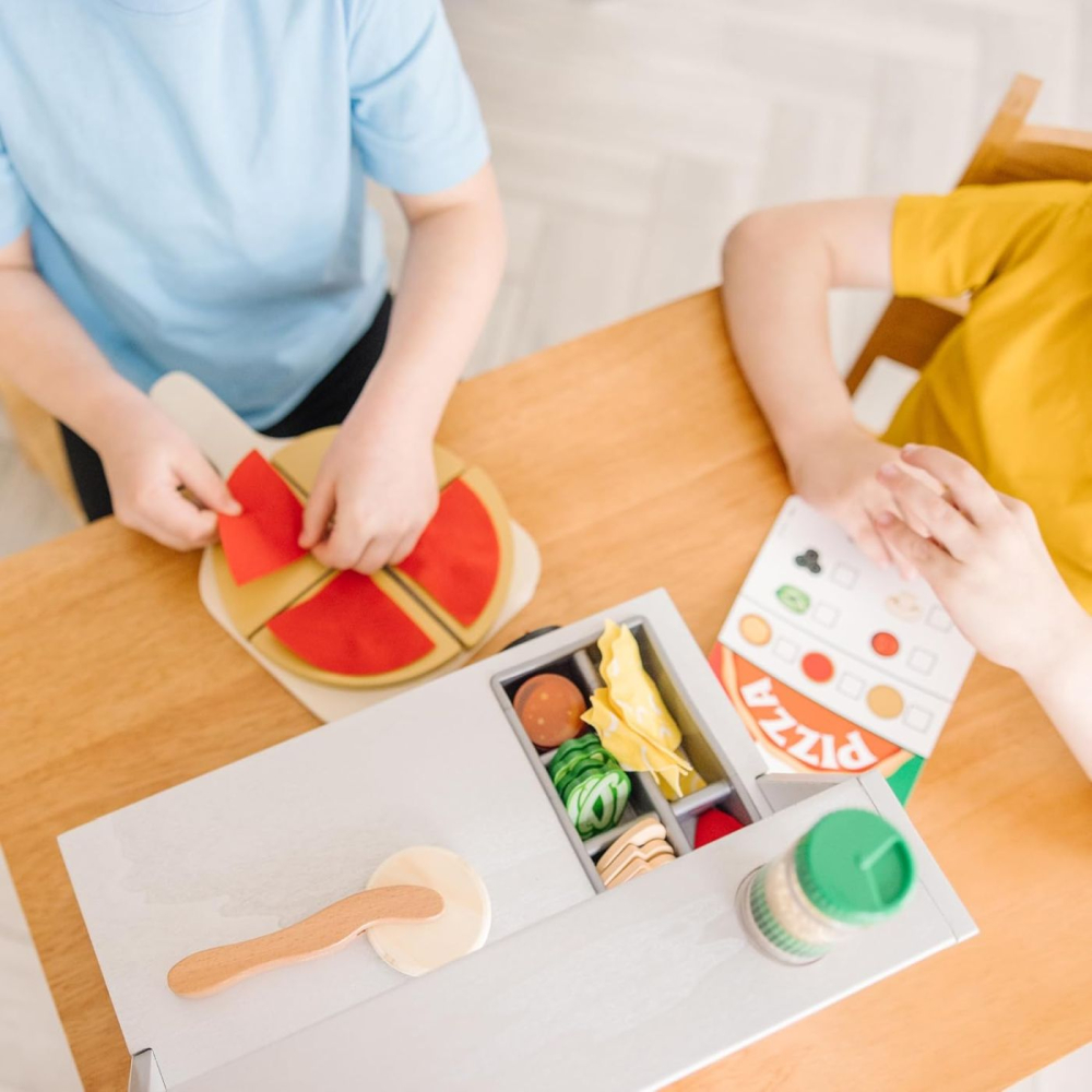 Melissa and doug top and bake set de joaca masa de facut pizza din lemn copii varsta 3 ani - 8 ani [5]