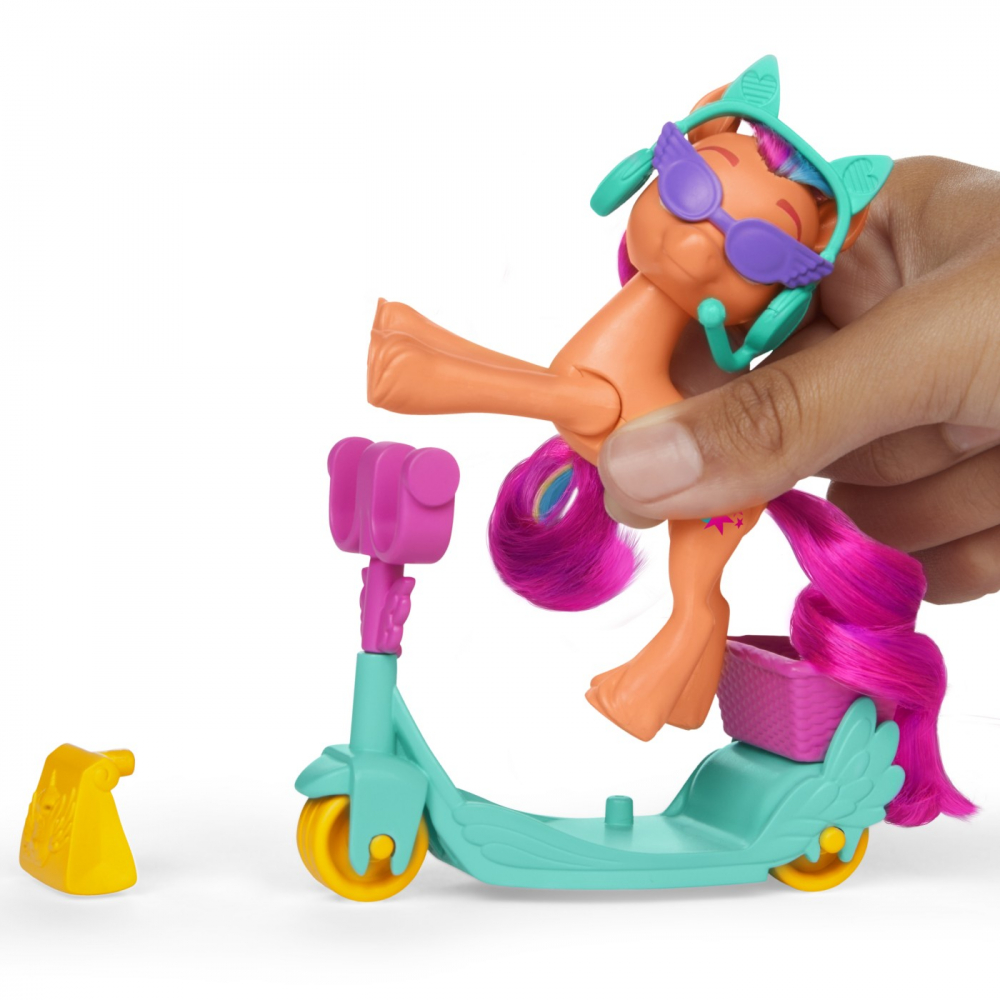 My little pony sunny starscout pe scooter set figurina si 4 accesorii, varsta de la 3 ani la 7 ani [4]