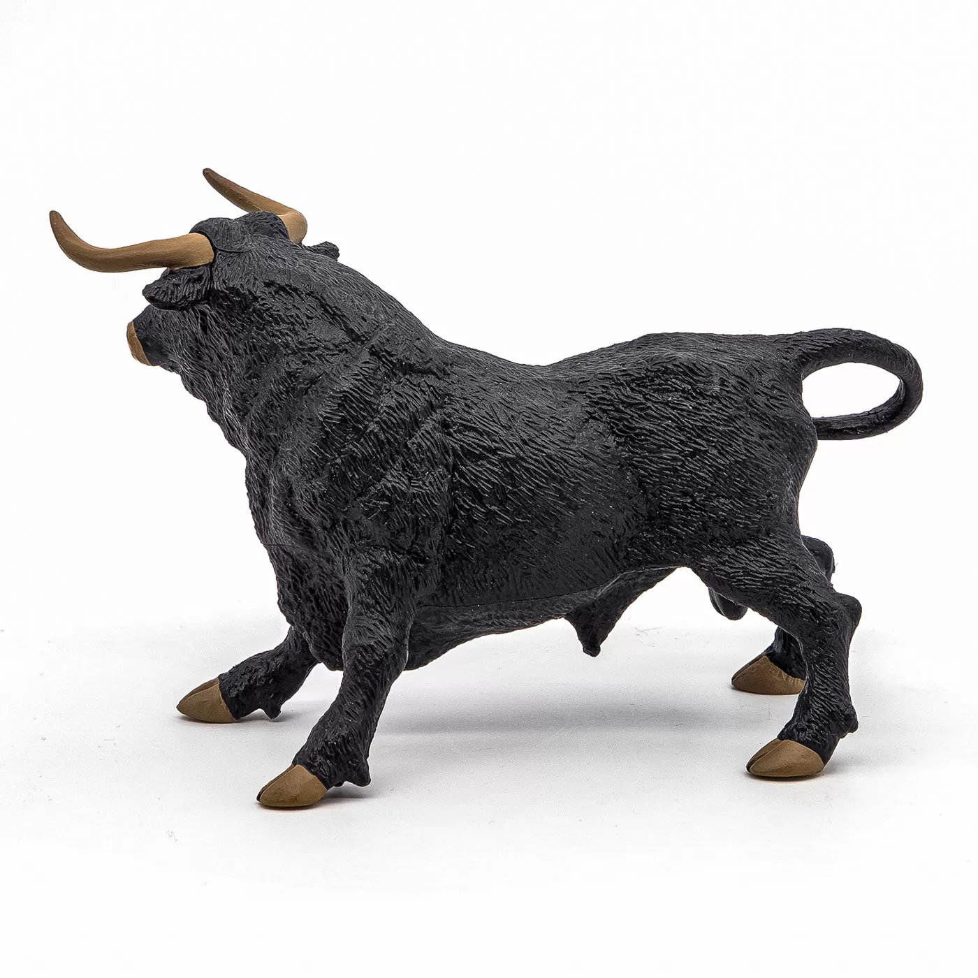 Papo figurina taurul andaluzian, varsta de la 3 ani la +15 ani [9]