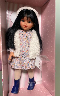 Papusa Sabrina Bruneta cu Vesta si Caciulita Alba, 40cm [3]