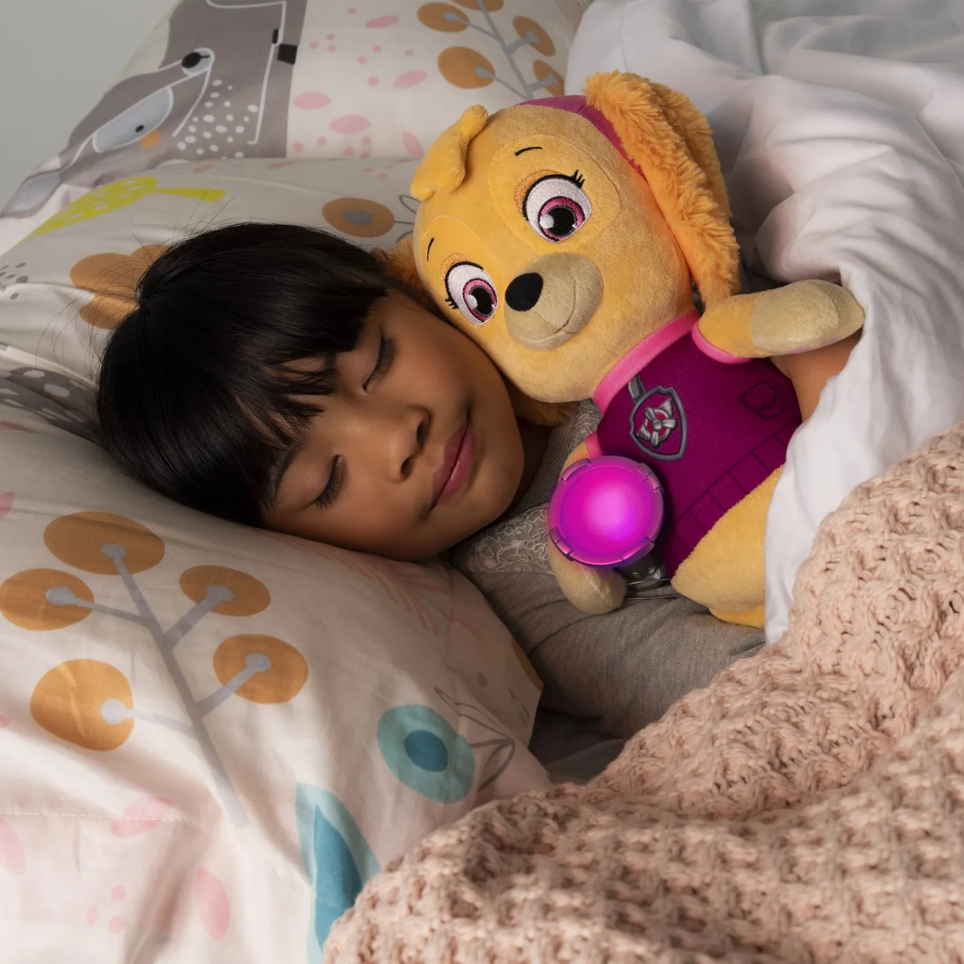 Patrula catelusilor plus snuggle up skye cu burtica luminoasa, varsta de la 3 ani la 12 ani [2]
