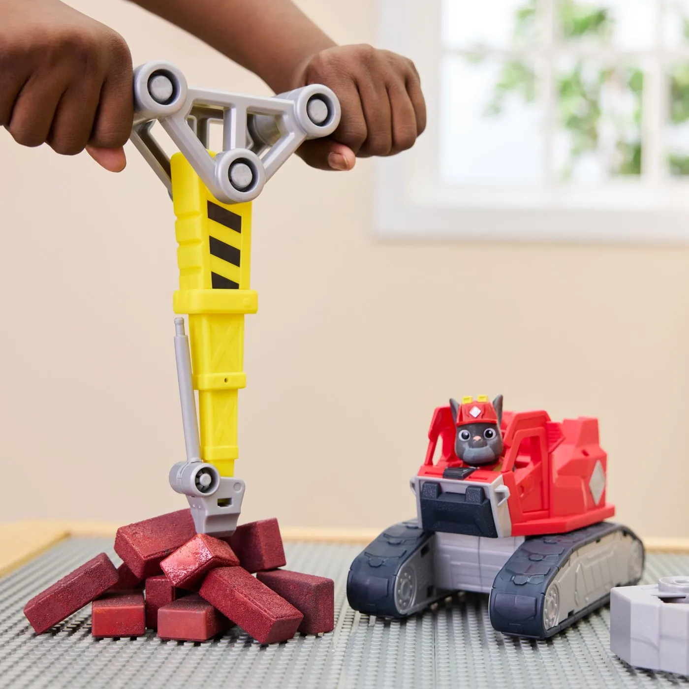Patrula catelusilor rubble si echipa set vehicul excavator si figurina charger, copii 3 ani-7 ani [7]