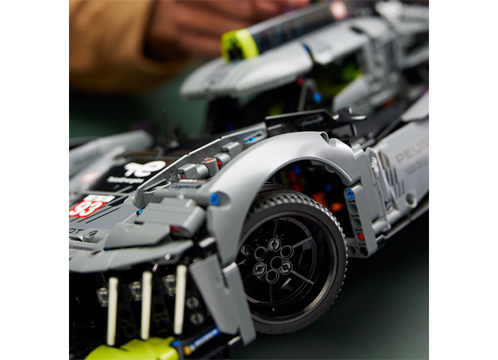 LEGO® Technic - PEUGEOT 9X8 24H Le Mans Hybrid Hypercar 42156, 1775 piese, varsta de la 14 ani la +15 ani [4]