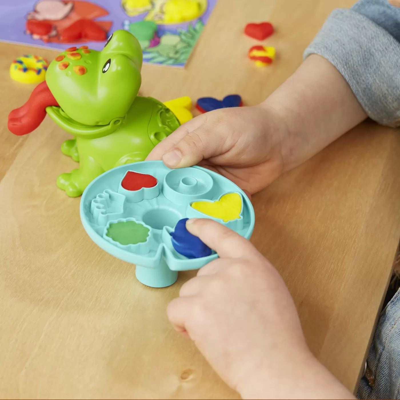 Broscuta Colorata, Set Plastilina si forme modelaj, 3 ani+, Play-Doh, varsta de la 3 ani la 7 ani [5]