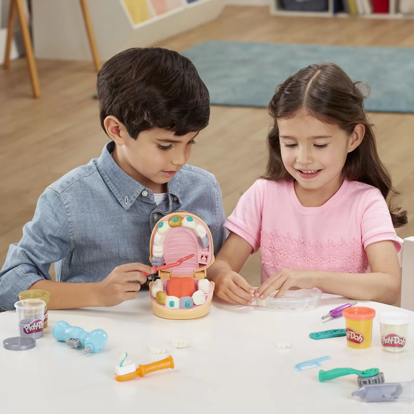 Set Doctor Dentist cu Accesorii si Dinti Colorati, Plastilina si Forme Modelaj Play-Doh, varsta de la 3 ani la 12 ani [7]