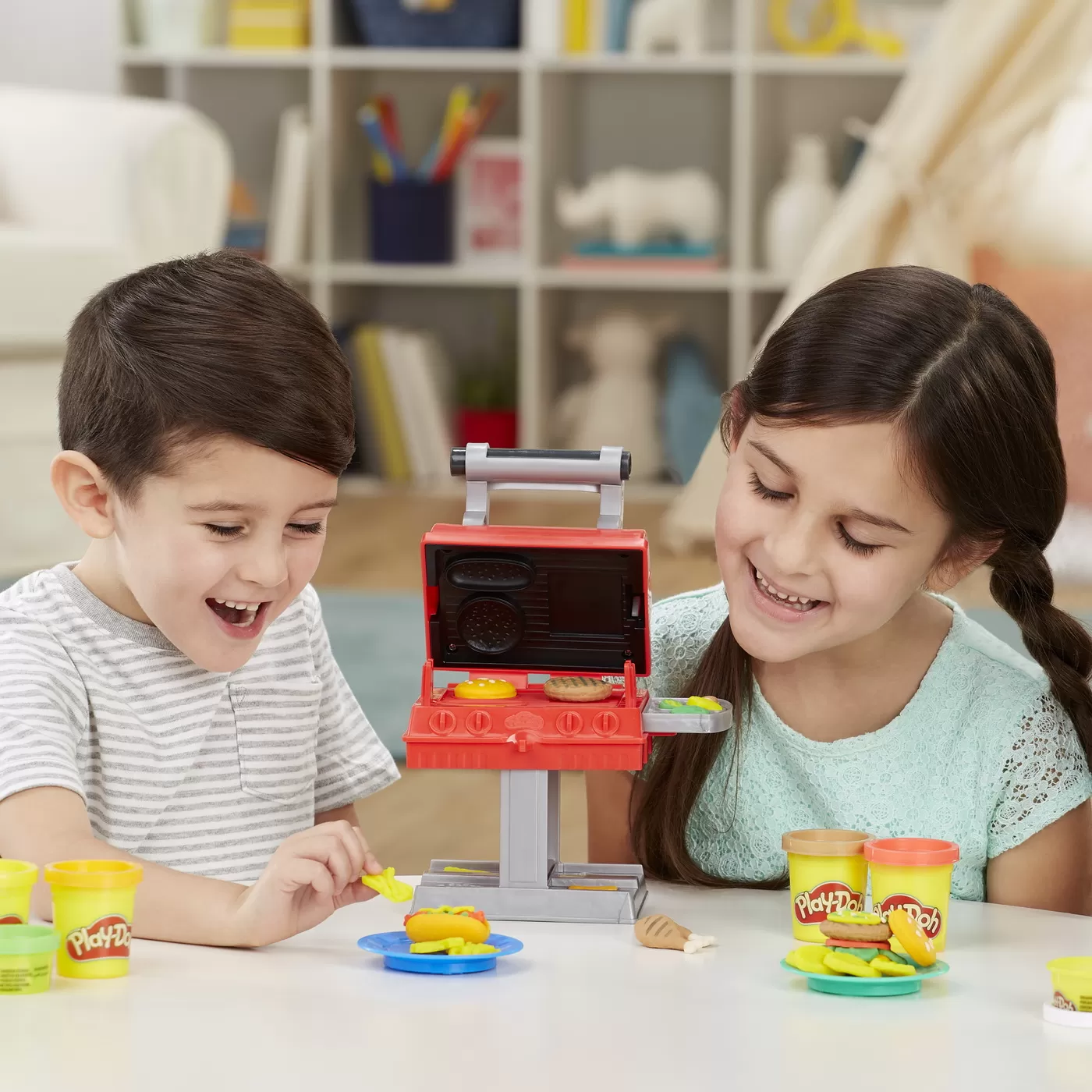 Gratar cu forme si stampile, Set Plastilina cu Accesorii si Forme Modelaj Play-Doh, varsta de la 3 ani la 12 ani [4]