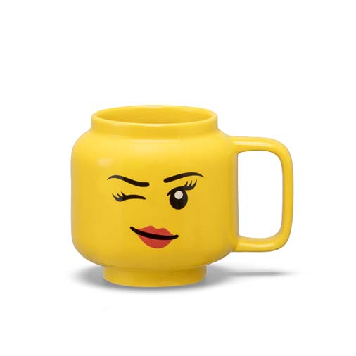 Cană mică LEGO din ceramică – Fată care face cu ochiul [1]