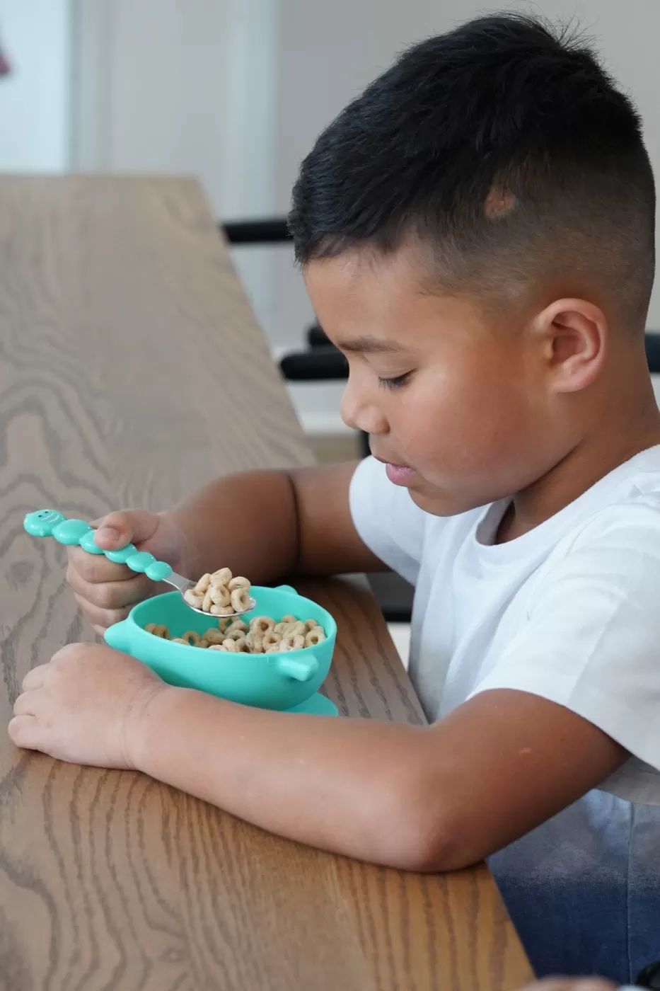 Set 2 castronele cu ventuza silicon melii model rechin, varsta de la 6 luni la 6 ani [4]