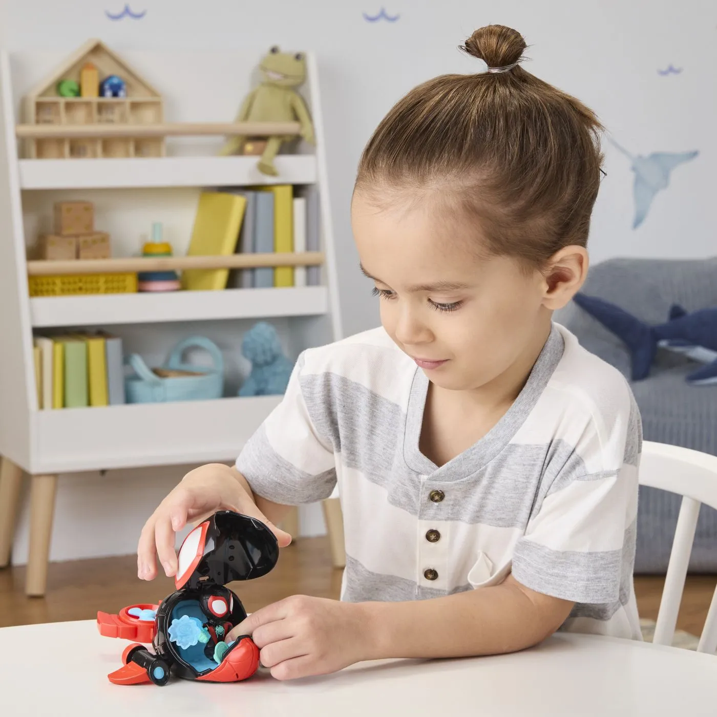Spidey si prietenii lui uimitori marvel set figurina 7.6cm si submarinul delfin, copii 3 ani-7 ani [7]