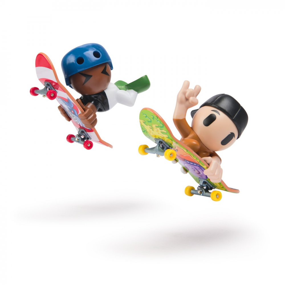 Tech dech sk8 crew pachet 2 seturi placa si figurina 9.6cm sapca neagra si casca albastra, varsta de la 5 ani la 12 ani [6]