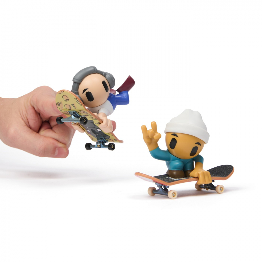 Tech deck sk8 crew pachet 2 seturi plita si figurina 9.6cm casca alba si casti gri, varsta de la 5 ani la 12 ani [3]