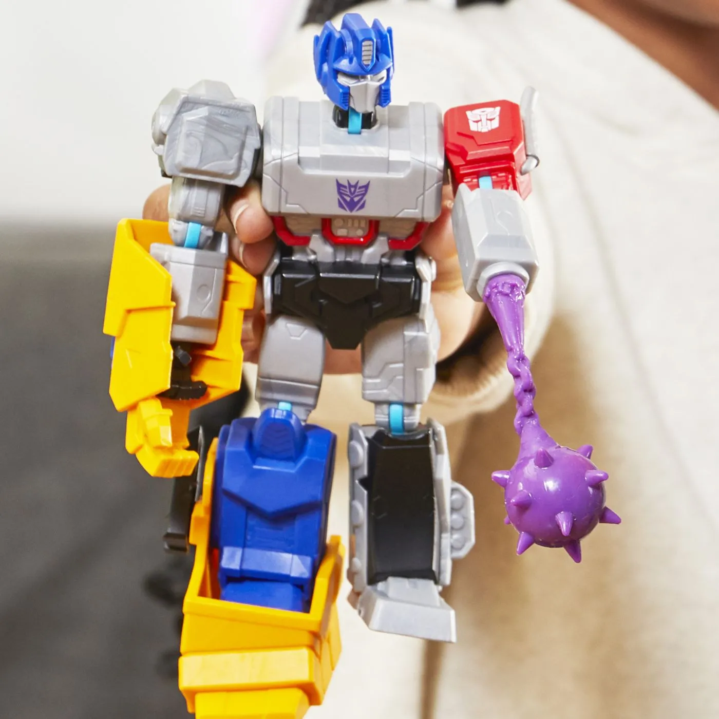 Transformers mix mashers set figurina optimus prime 12cm si accesorii, copii 4 ani pana la 8 ani [7]