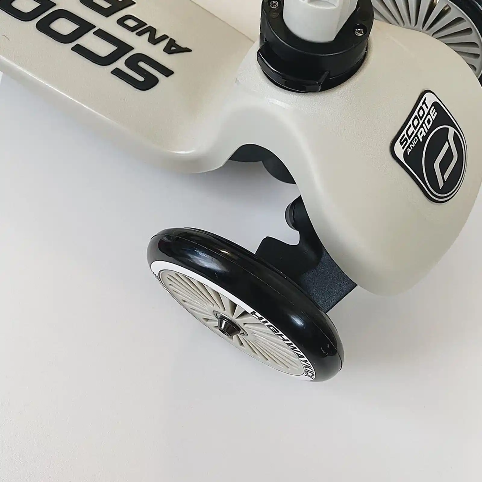 Trotinete copii, cu scaun, Scoot and Ride, HighwayKick 1 Ash, 1-5 ani [9]