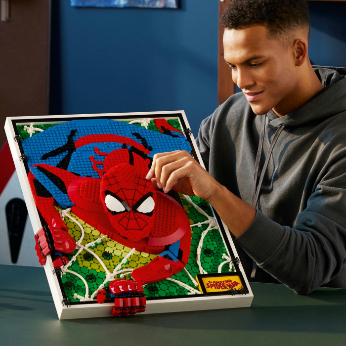 Uimitorul Spider-Man, varsta de la 14 ani la +15 ani [5]