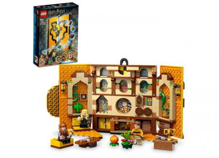 LEGO Harry Potter - Bannerul Casei Hufflepuff™, varsta de la 9 ani la +15 ani