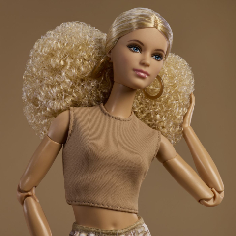 Barbie signature papusa barbie basic model 07 blonda [9]