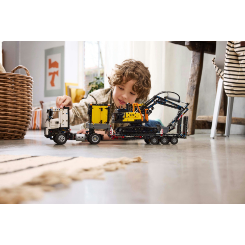 Camionul FMX si excavatorul electric EC230 de la Volvo cod lego 42175, varsta de la 10 ani la +15 ani [3]