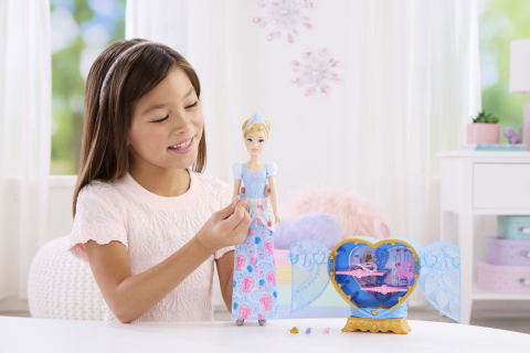 Disney princess jewel reveal papusa cenusareasa copii varsta 3 ani - 7 ani [4]