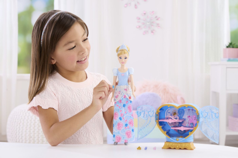 Disney princess jewel reveal papusa cenusareasa copii varsta 3 ani - 7 ani [5]