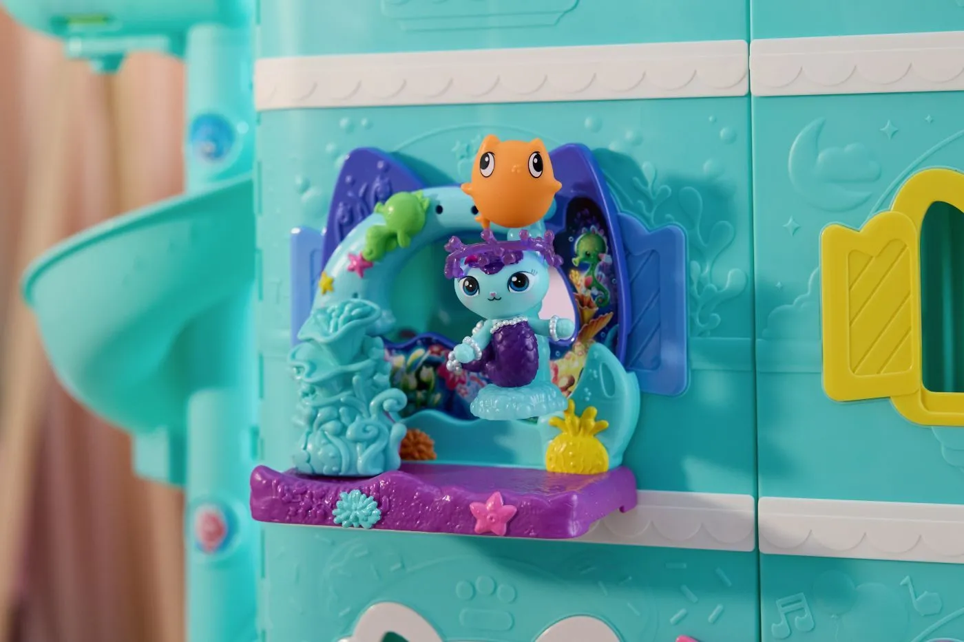Gabbys dollhouse filmul set balconul acvariu si figurina mercat cu accesorii, copii 3 ani-7 ani [4]