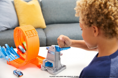 Hot wheels circuit rapid cu lansator pentru cascadorii si masinuta exclusiva, varsta de la 3 ani la 9 ani [5]