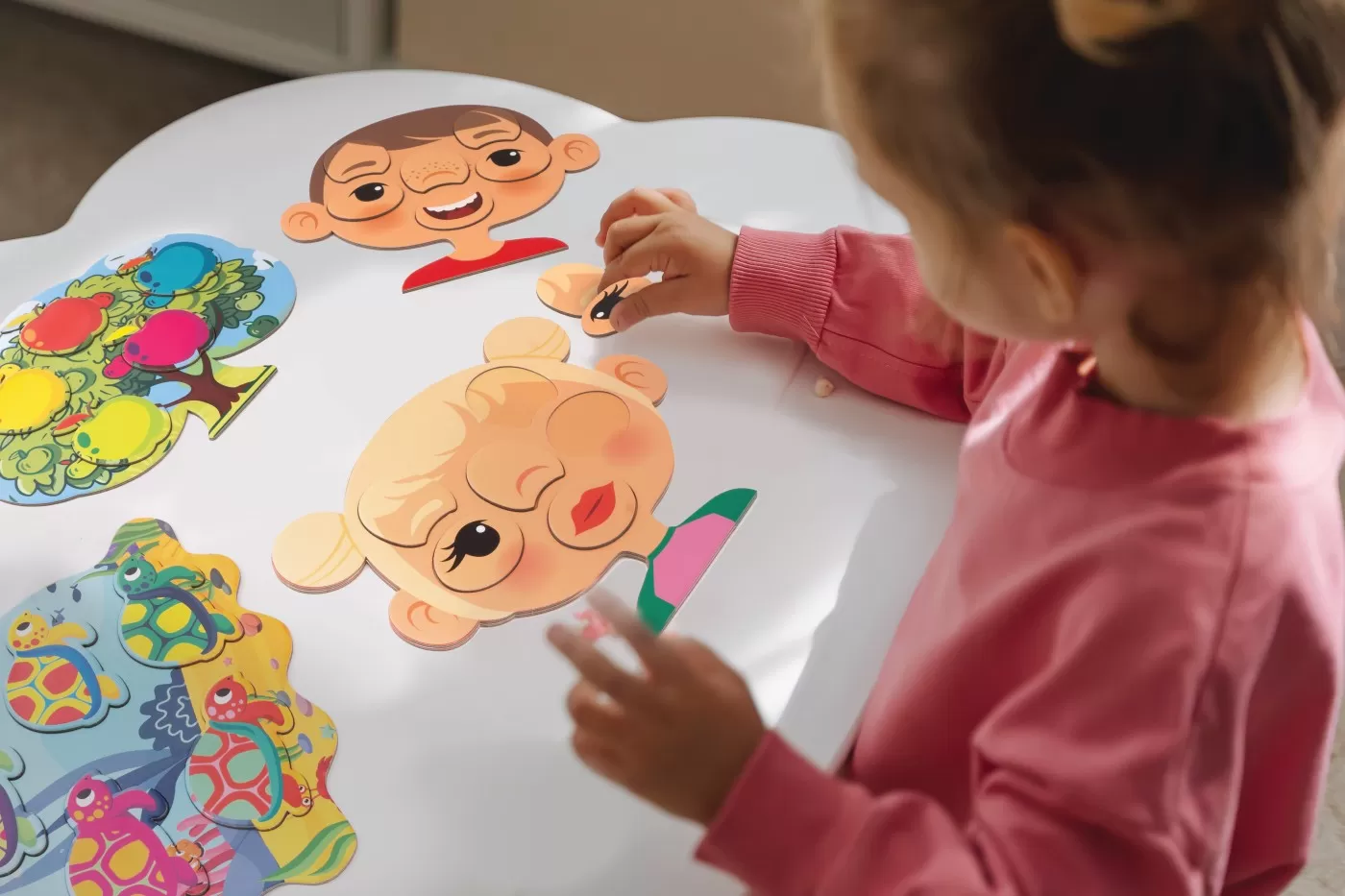 Potriveste formele, Joc educativ de potrivire a pieselor, varsta de la 2 ani la 4 ani [1]