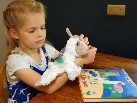 Lama Mea Dragalasa in Cutie - animalut de plus si carticica in limba engleza [2]