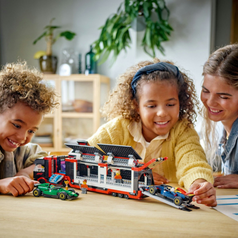 Lego city camion f1 cu masinile f1 rb20 si amr24 60445, varsta de la 8 ani la 10 ani [2]