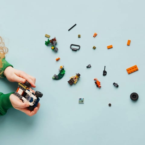 LEGO City Exploratorul junglei pe ATV în cautarea unui panda rosu, varsta de la 6 ani la 9 ani [3]