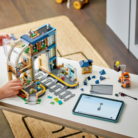  LEGO City Gara centrala pentru copii cu varsta de 7 + ani [5]