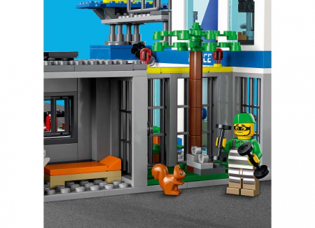 LEGO City: Sectie de politie 60316, 6 ani+, 668 piese, varsta de la 6 ani la 12 ani [5]