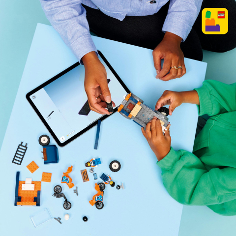  LEGO City  Transportor de motociclete copii cu varsta 4 + ani [6]