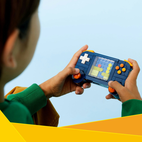  LEGO Creator  Consolă de jocuri video retro copii cu varsta 8 + ani [6]