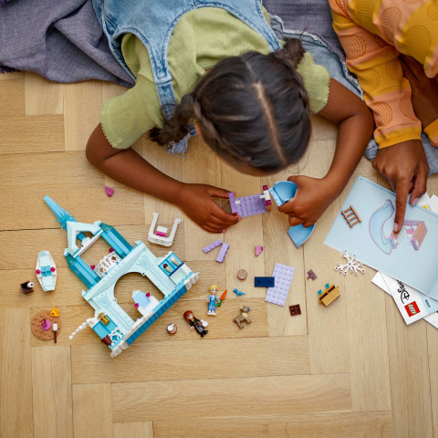  LEGO Disney  Castelul Elsei din Regatul de Gheata, copii varsta  4 + ani [3]