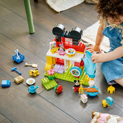 LEGO DUPLO  Clubul lui Mickey Mouse cu Minnie și Pluto varsta  2 + ani [7]