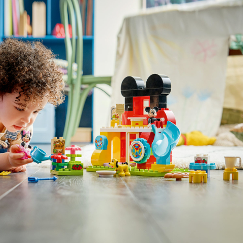  LEGO DUPLO  Clubul lui Mickey Mouse cu Minnie și Pluto varsta  2 + ani [3]