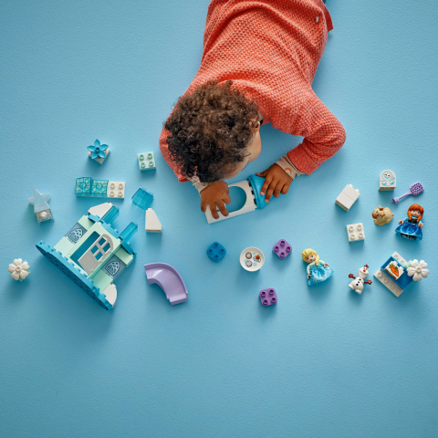  LEGO DUPLO Petrecerea de la castelul Elsei din Regatul de gheata pentru copii cu varsta de 2 + ani [5]