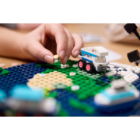  LEGO Family  Momente din calatorii copii cu varsta 14 + ani [7]