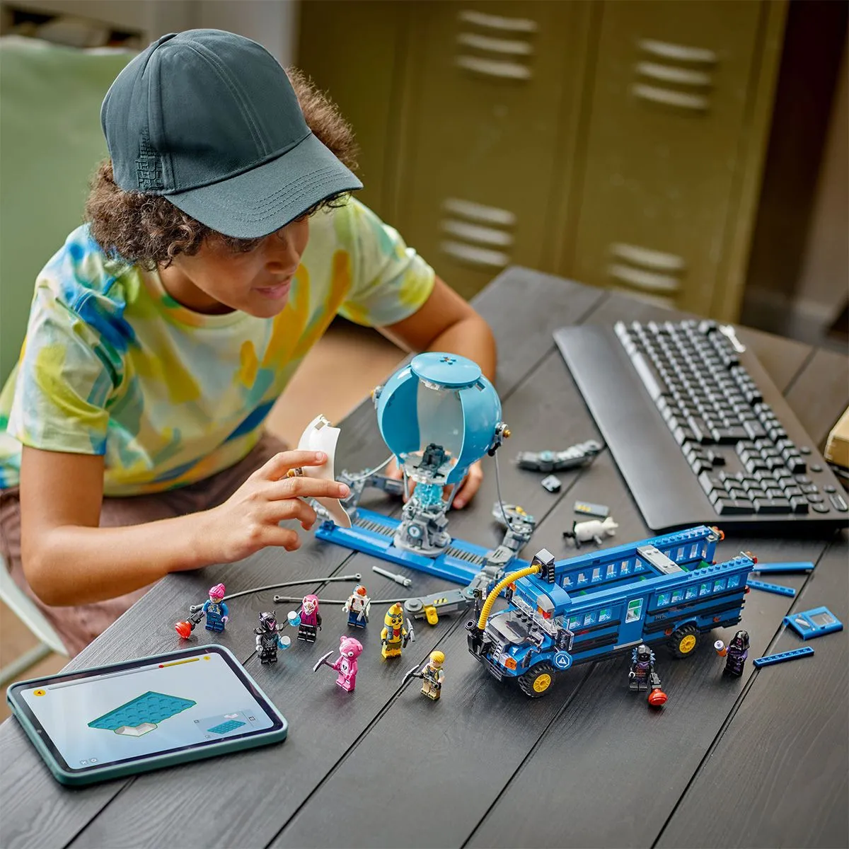 Lego fortnite autobuzul de lupta 77073, copii varsta 10 ani pana la 14 ani [2]