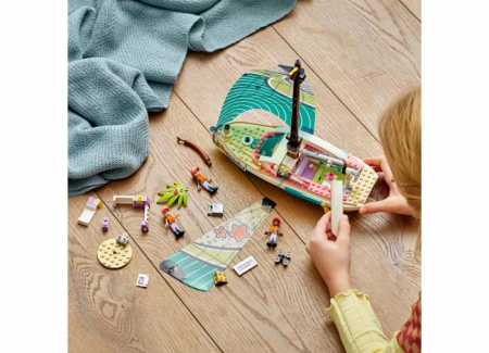 Lego friends Aventura lui Stephanie pe Apa, varsta de la 7 ani la 12 ani [4]