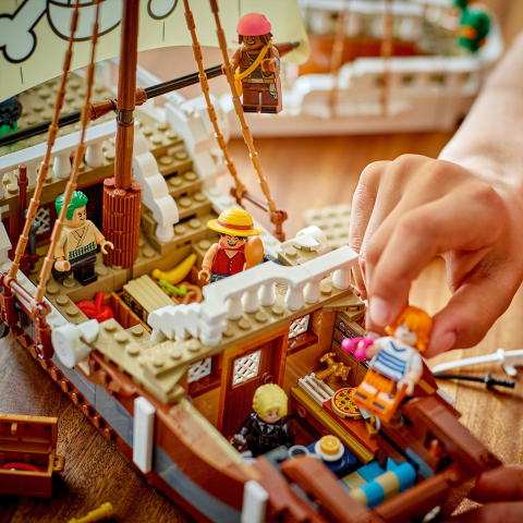  LEGO One Piece  Corabia de pirati Fâsneata Merry copii cu varsta 10 + ani [6]
