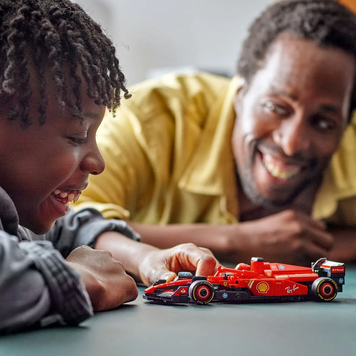 Lego speed champions masina de curse f1 ferrari sf-24 77242, varsta de la 10 ani la 13 ani [3]