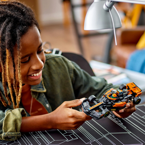 LEGO Speed Champions: Masina de curse McLaren de Formula 1 2023 76919, 9 ani+, 245 piese, varsta de la 9 ani la 14 ani [4]